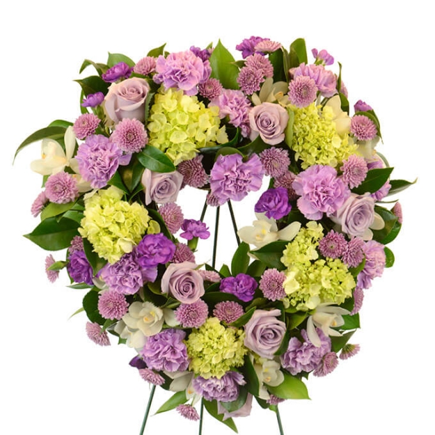 Picture of Grandeur Heart Wreath