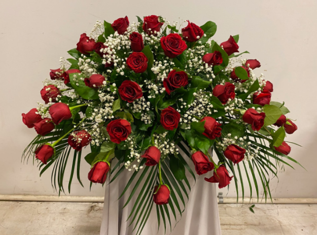 Picture of Rose Casket Spray with Babies Breath