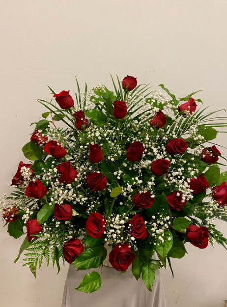 Picture of Rose Arrangement With Babies Breath